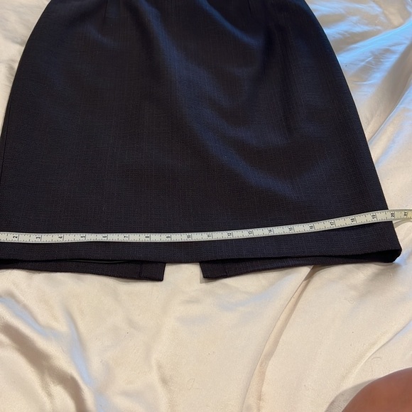 Tahari Pencil Skirt - Picture 4 of 9